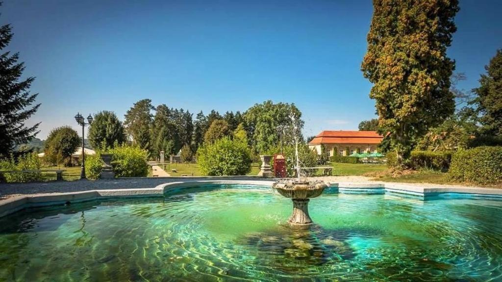 מלון Palatul Brukenthal 3*