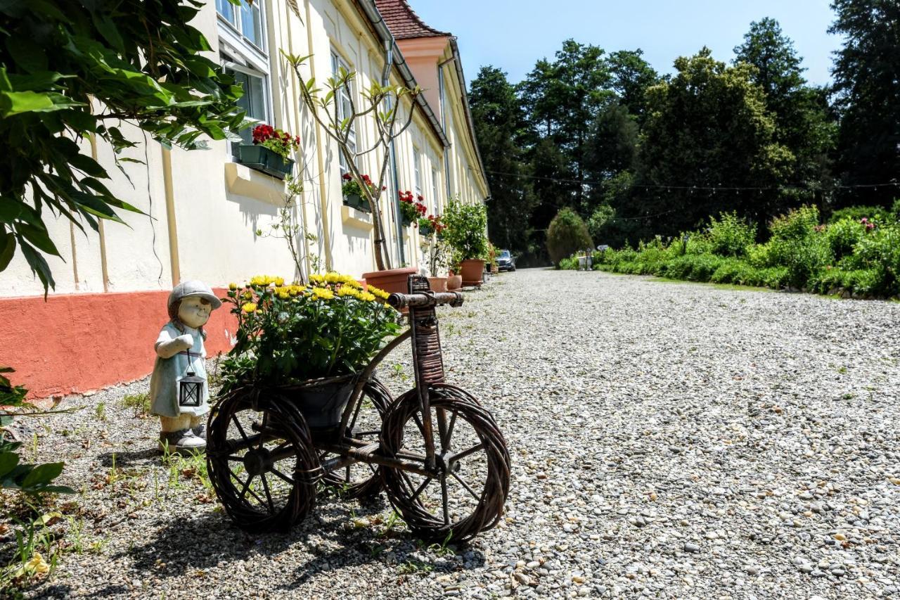 Palatul Brukenthal 3*