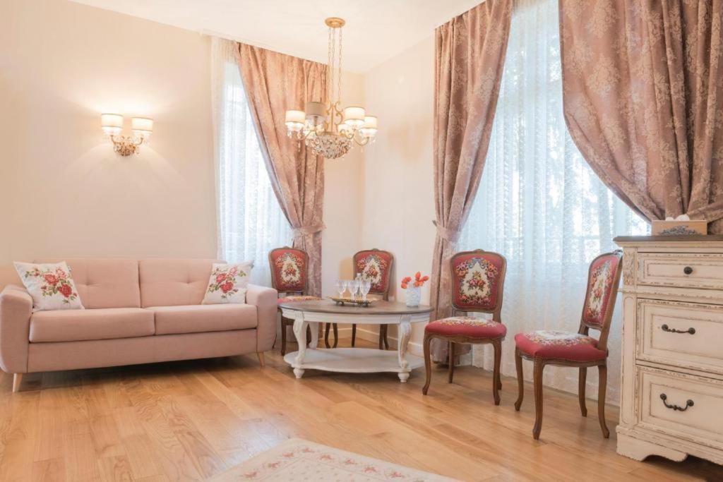 Palatul Brukenthal אווריג
